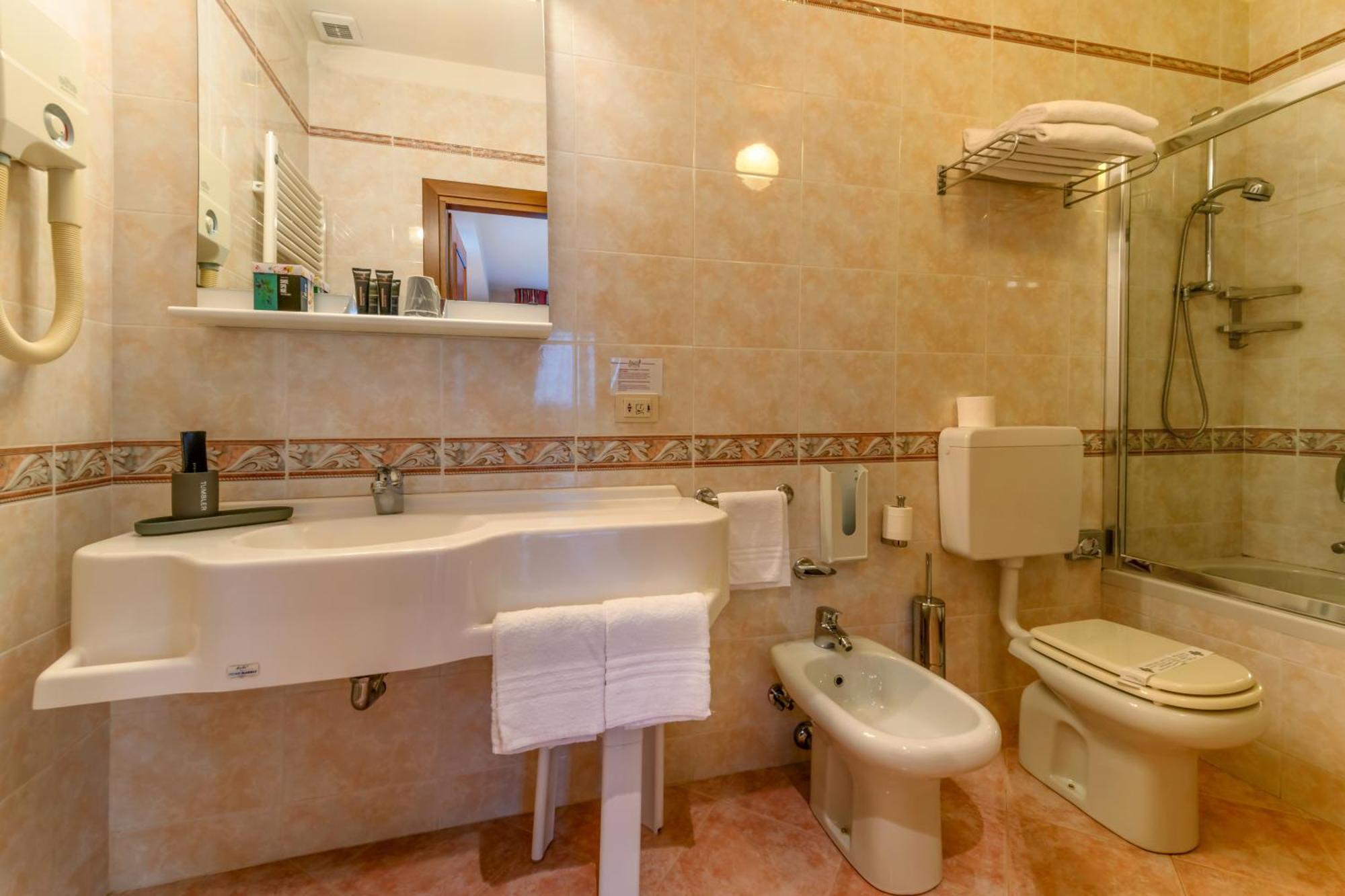 Hotel Falco D'oro 4*