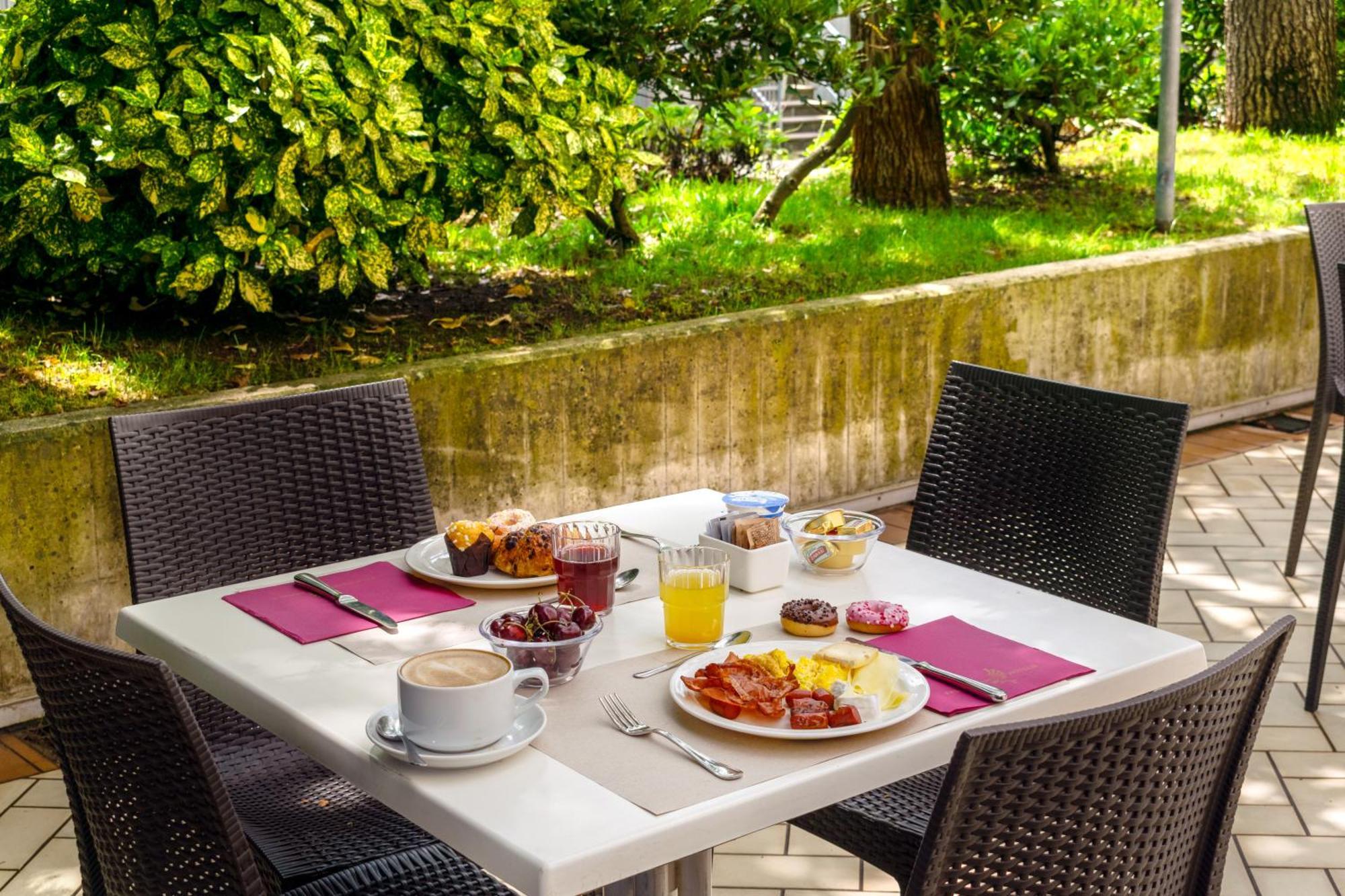 Falco D'oro Hotel Tole
