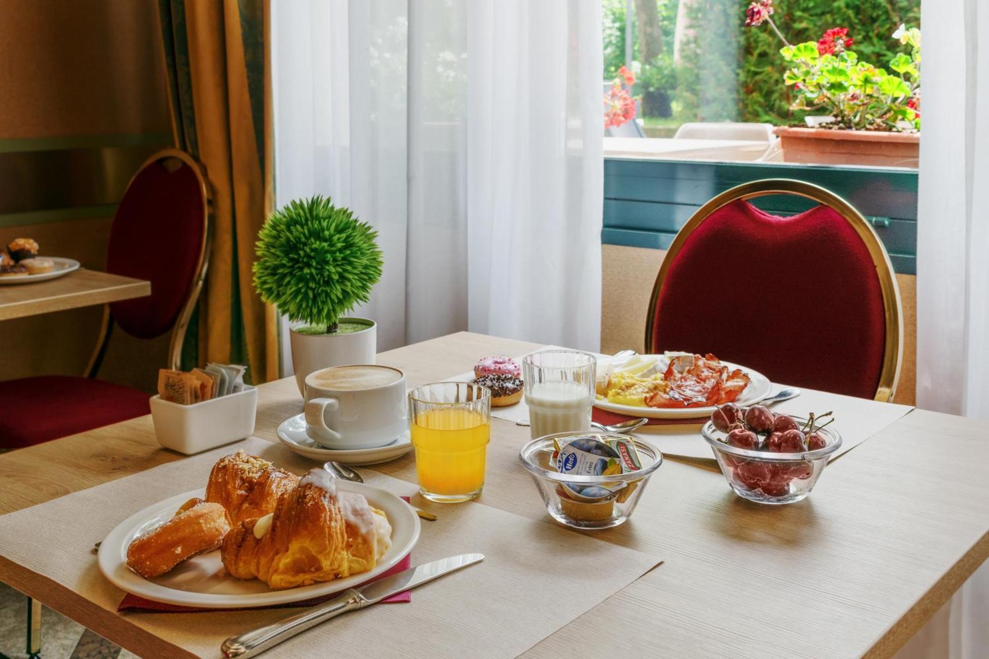Hotel Falco D'oro Tole