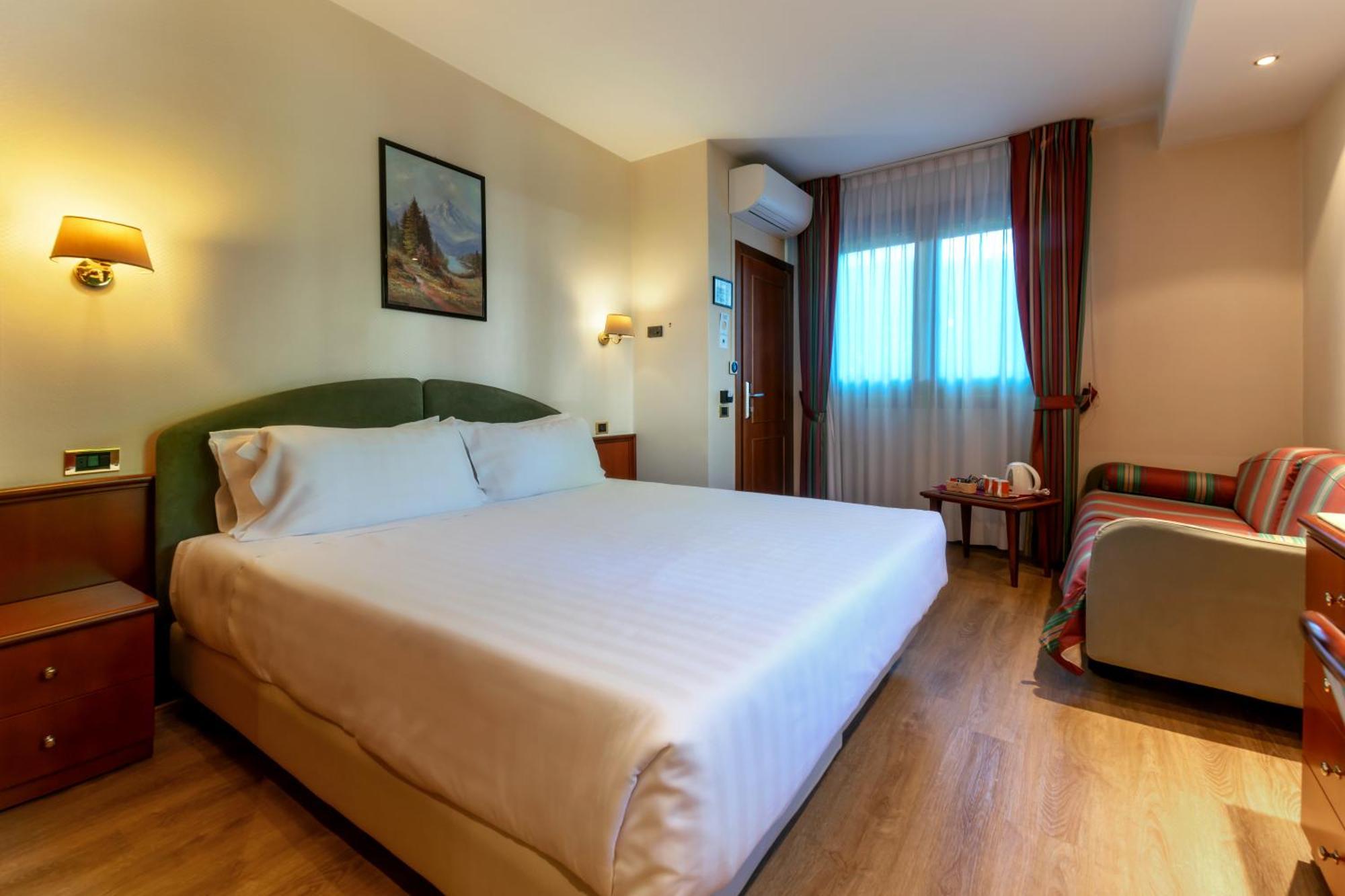 Hotel Falco D'oro Tole