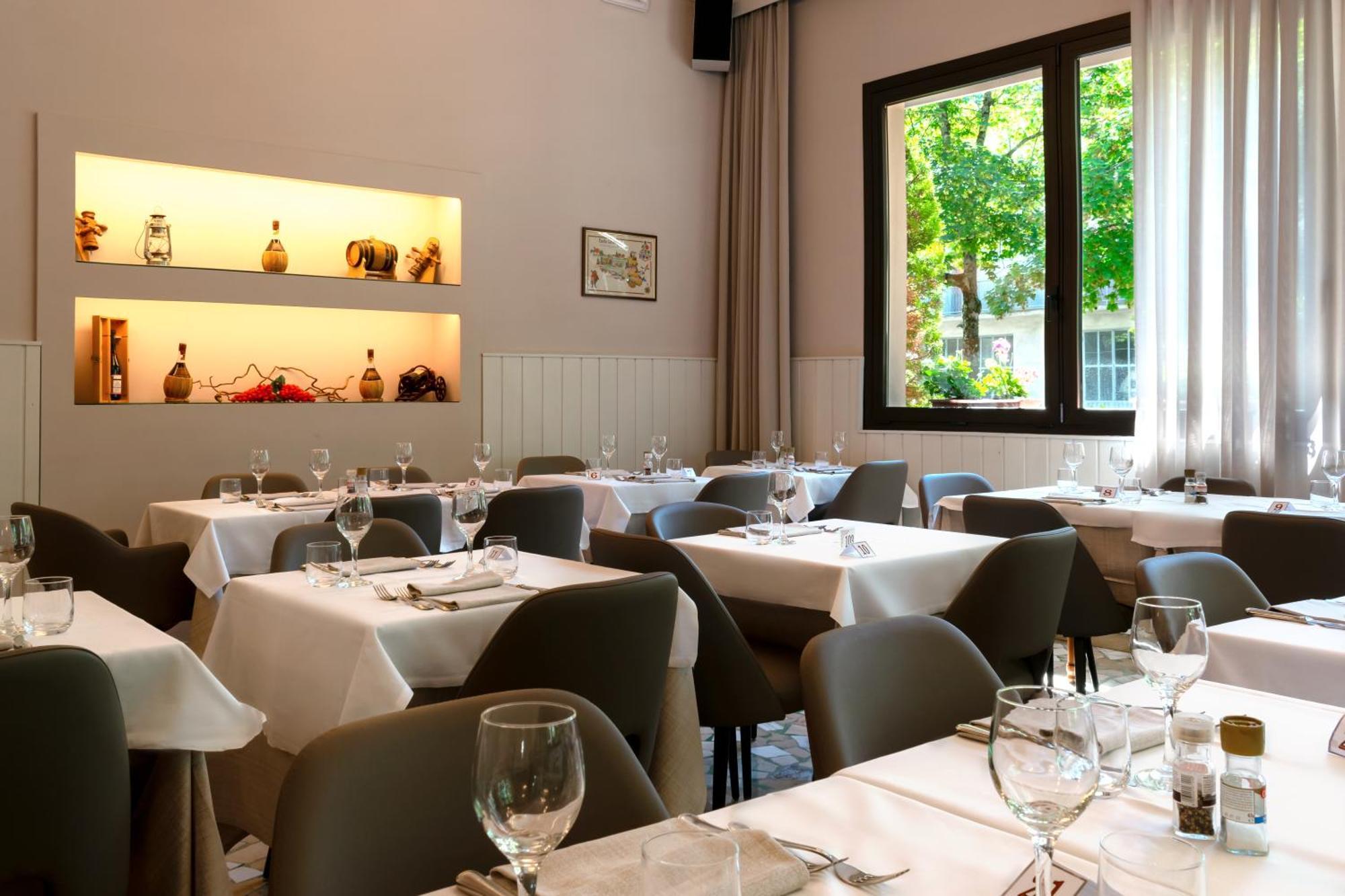 Falco D'oro Hotel Tole
